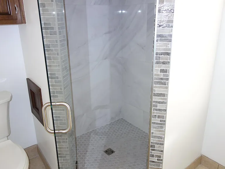 Beautifully updated Walk-in shower!