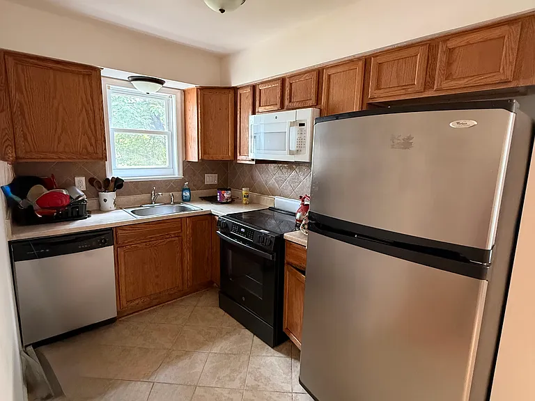 8238 Wycliffe Ct #4 — Photo 2