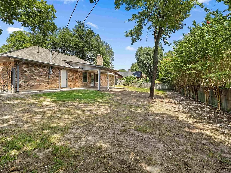 809 David Dr — Photo 17