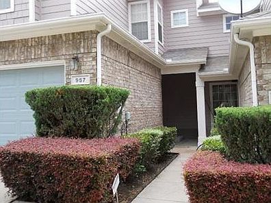 2nd image of 957 Englewood Ln