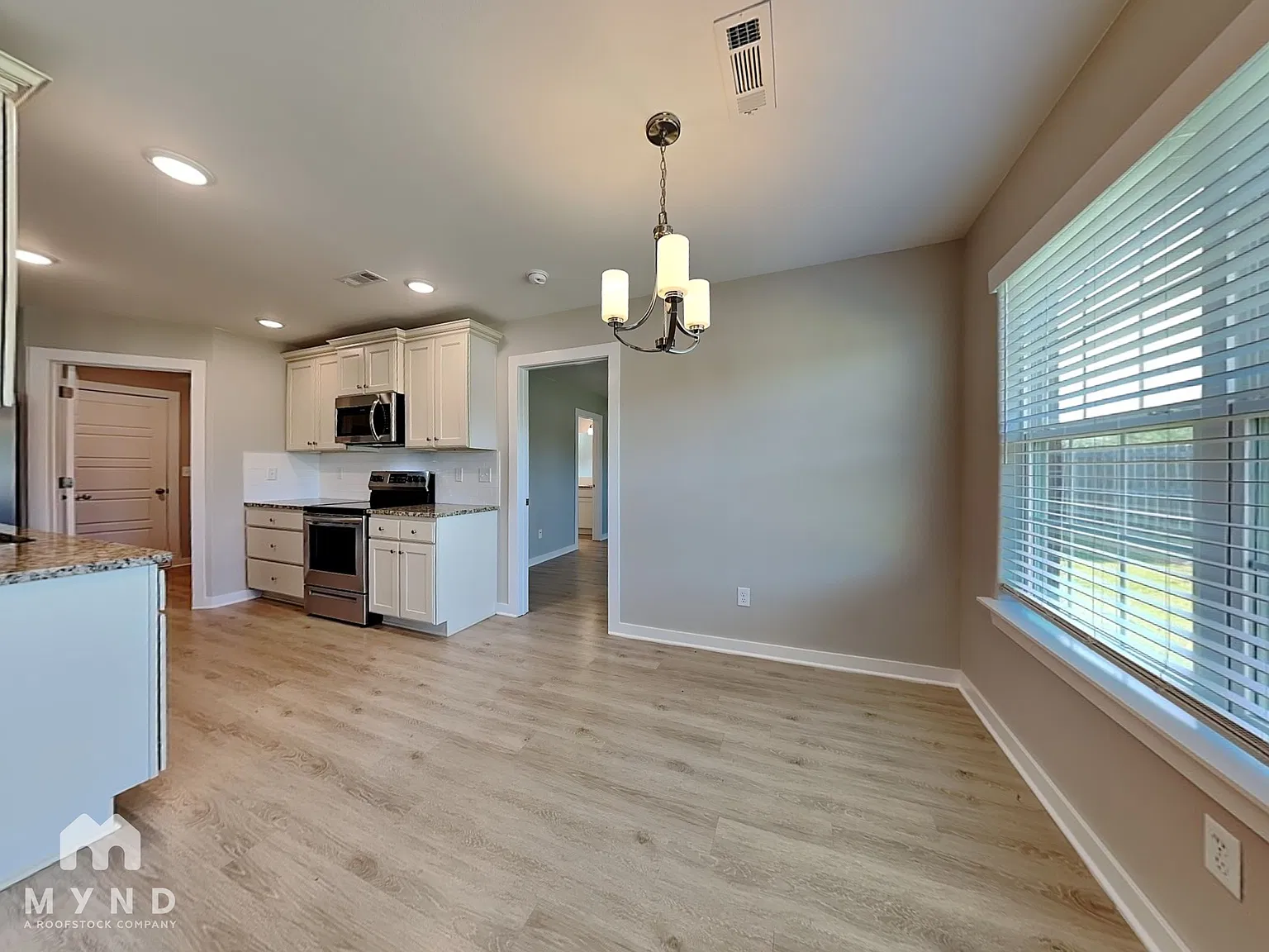 4 bed, 2.0 bath, 1687 sqft, $1,679 — Photo 4
