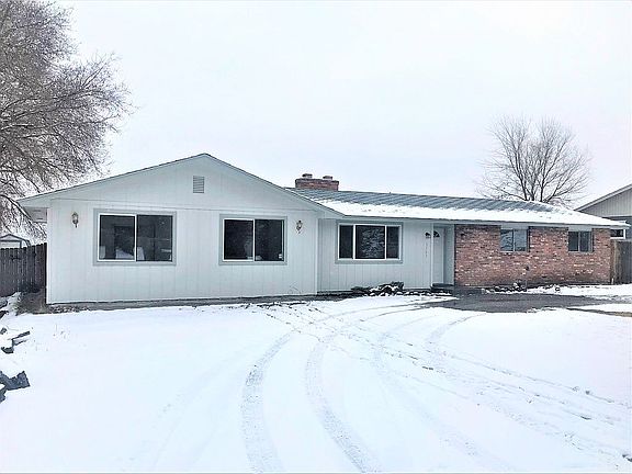 U-shaped driveway