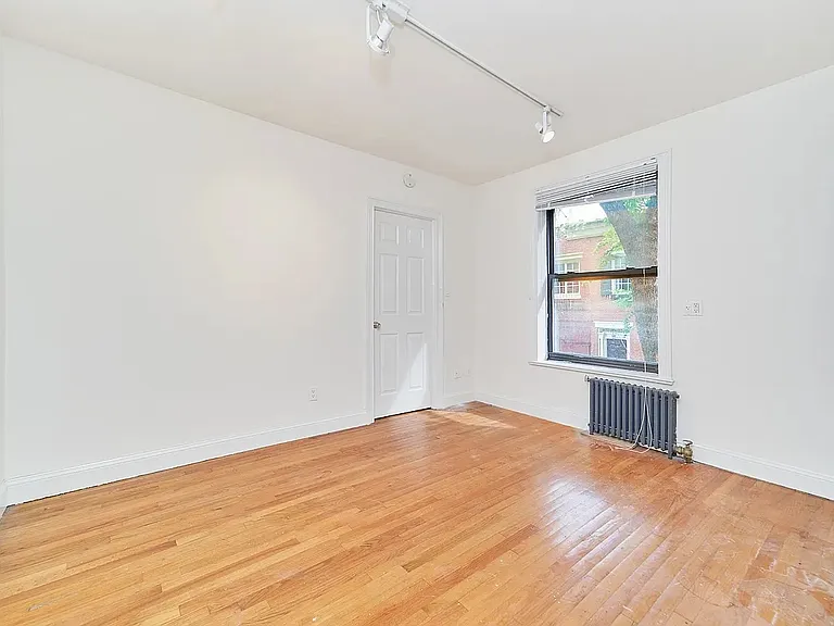 19 Commerce St #10 — Photo 1