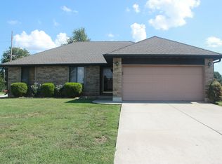 3042 S Manley Ave, Springfield, MO 65807