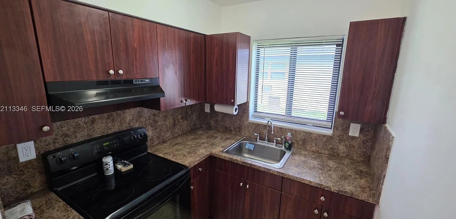 1 bed, 1.0 bath, $1,700 — Photo 2