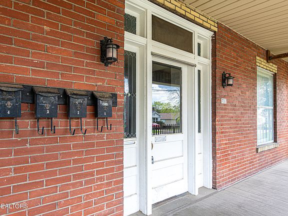 4th image of 707 Atlantic Ave