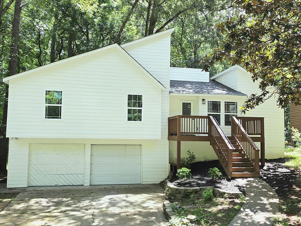 1st image of 4610 Kings Crossing Dr NE