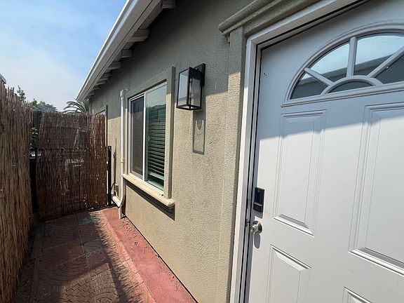 2nd image of 1498 Ford Ave