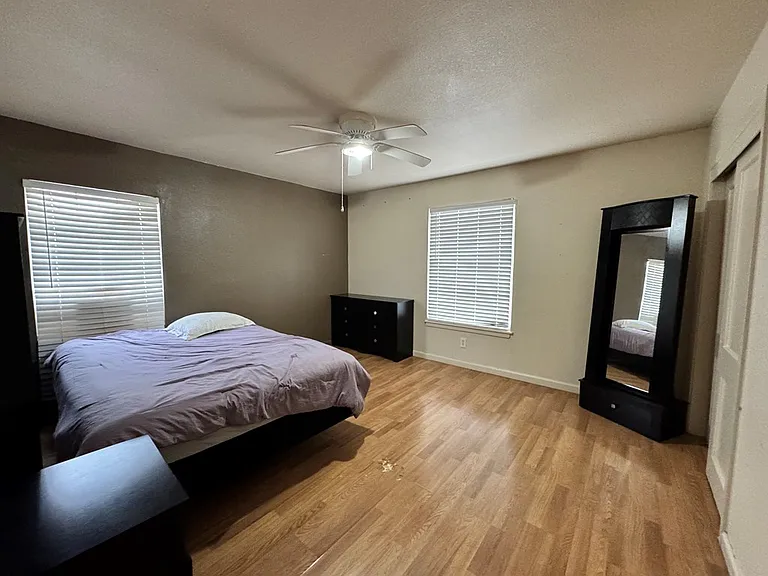 507 W Estes Ave #7 — Photo 8