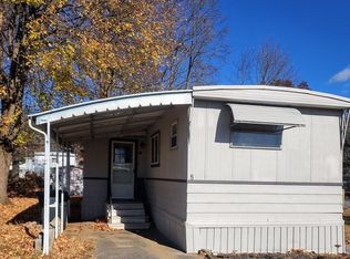5 Surrey Ln, Brookfield, MA 01506