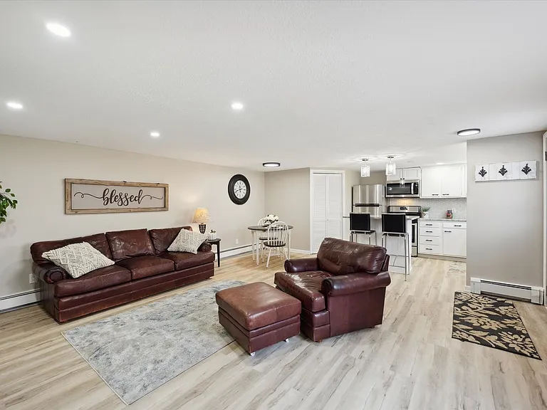 26 N Aurora Rd — Photo 2