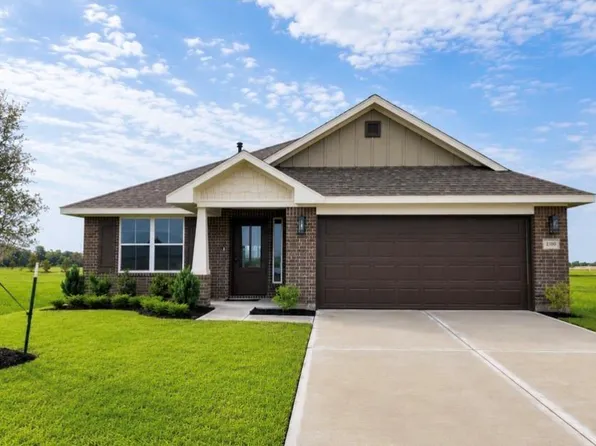 2100 Emerald Lake Trl, Dayton, TX 77535