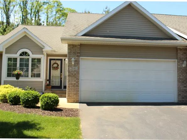 2040 Blue Bell Way NW, Grand Rapids, MI 49504