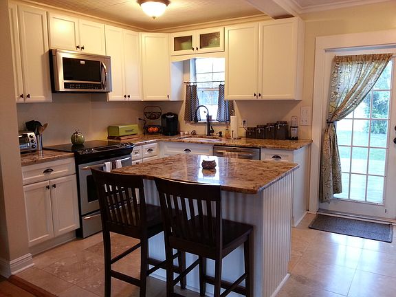 3rd image of 756 39th Ave NE
