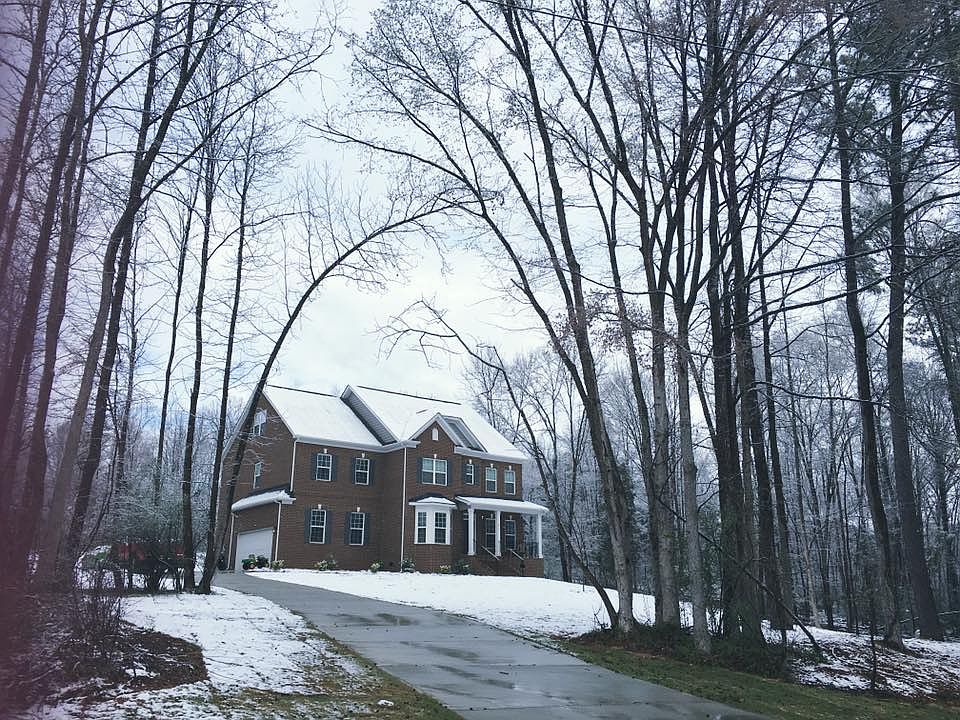 1st image of 215 Bay Shore Dr