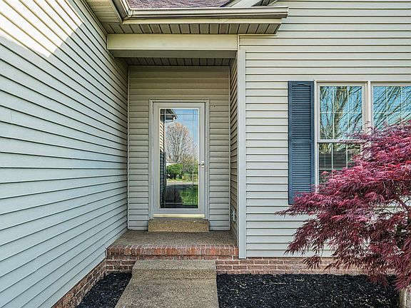 3rd image of 816 Herman Ave