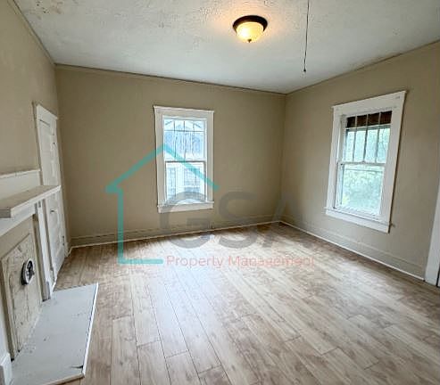 5th image of 114 Watts Ave