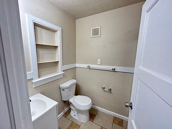5th image of 1315 E Cornell Ave #B