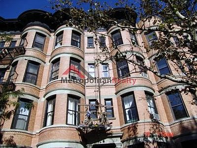 2nd image of 495 12th St APT 1R