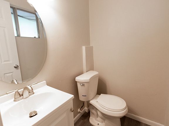 5th image of 1609-1611 Radcliffe Dr