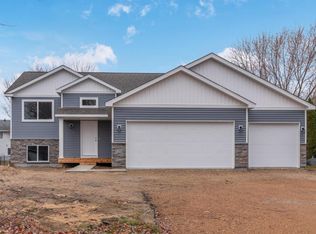 512 Tanner Dr, Waverly, MN 55390