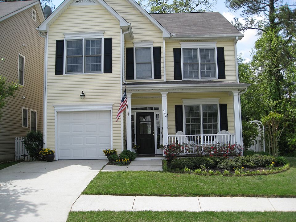 1st image of 740 Gardenside Cir SE