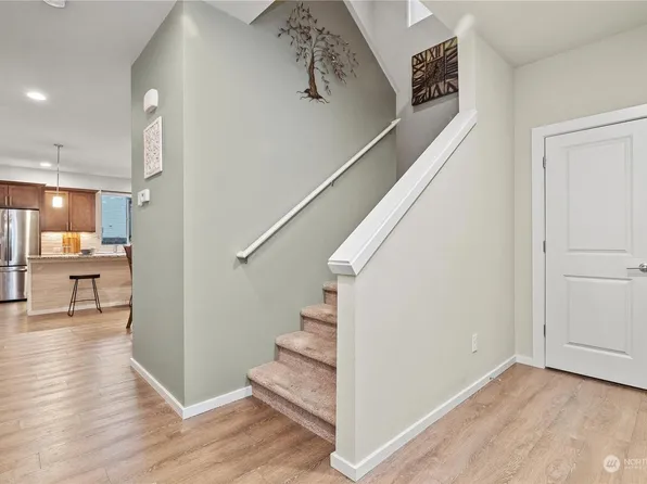 22604 SE 284th Ct, Maple Valley, WA 98038