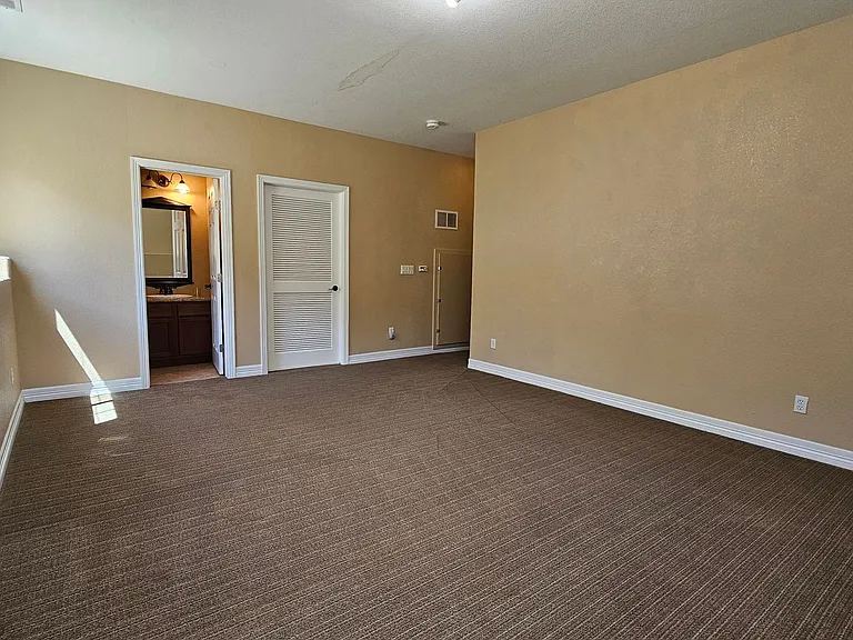 13952 E 107th Ave — Photo 18