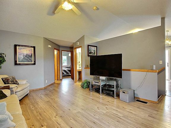 2nd image of 1020 Cedar Point Cir