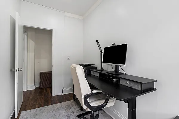 Sold by Redfin Real Estate | media 15