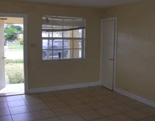 4th image of 2404 NW 13th Ct