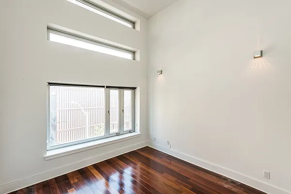 Rented by Nooklyn NYC LLC | media 20