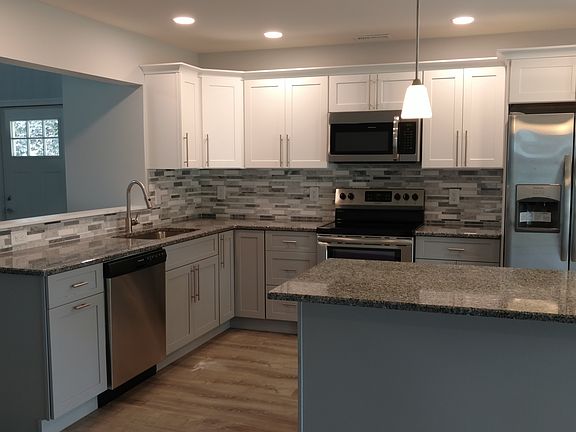 Granite, S.S. appliances