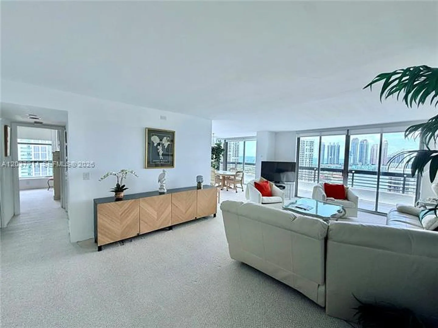 3500 Mystic Pointe Dr cu-2306, Aventura, FL 33180 — Photo 1