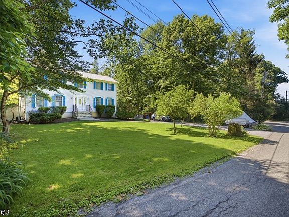 2nd image of 2057 Lakeside Dr W
