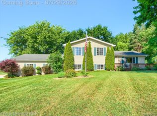 5725 Fostoria Rd, Columbiaville, MI 48421