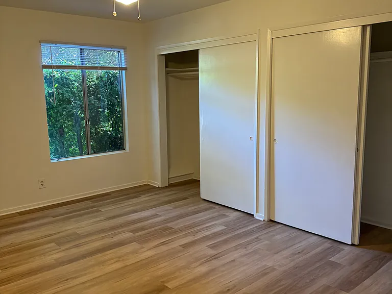 423 E Cedar Ave #C — Photo 16