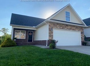 190 Mountain Highland Rdg UNIT 11, South Charleston, WV 25309