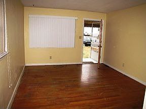 3rd image of 1305 Hickory Ave