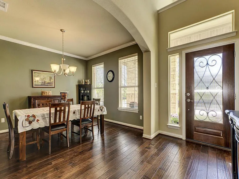 701 Rolling Brook Ln — Photo 9