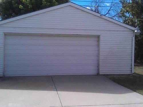 3rd image of 214 E Burton Ave