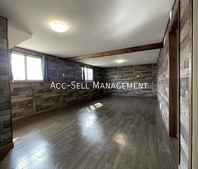 5233 Rich St — Photo 9