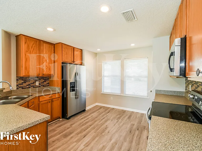 9634 Hazel Lake Dr — Photo 7