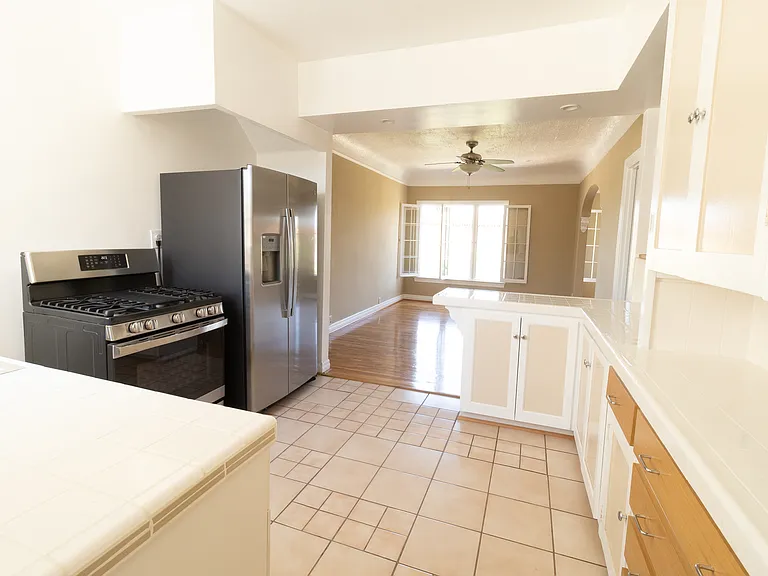 1105 S Cloverdale Ave — Photo 6