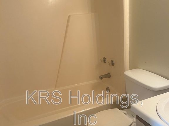 4th image of 1384B Hunters Rd