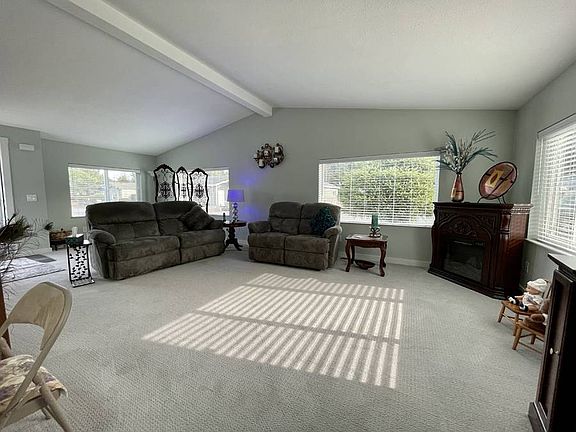 4th image of 6049 NE Evergreen Ln