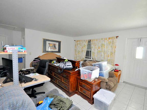 4th image of 1738 Live Oak Dr