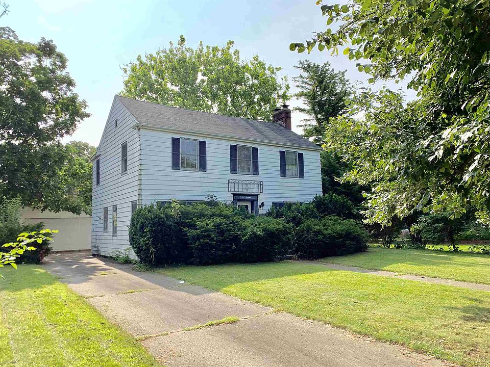 1st image of 216 S Greenlawn Ave