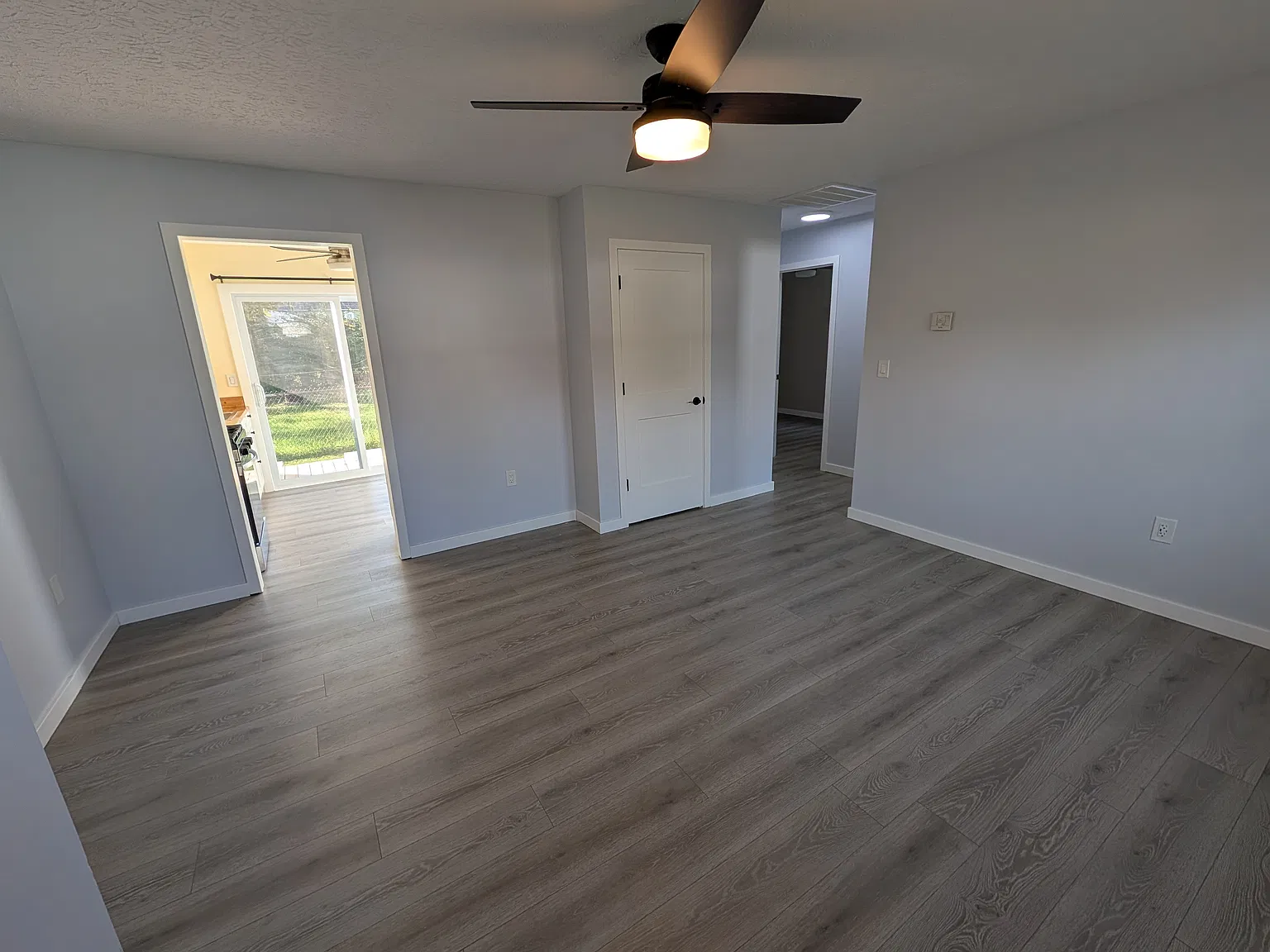 2 bed, 672 sqft, $1,450 — Photo 3