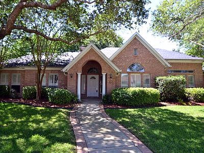 1st image of 303 Woodlands Ln